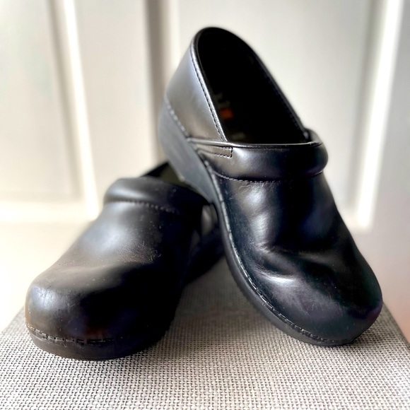 dansko wide clogs